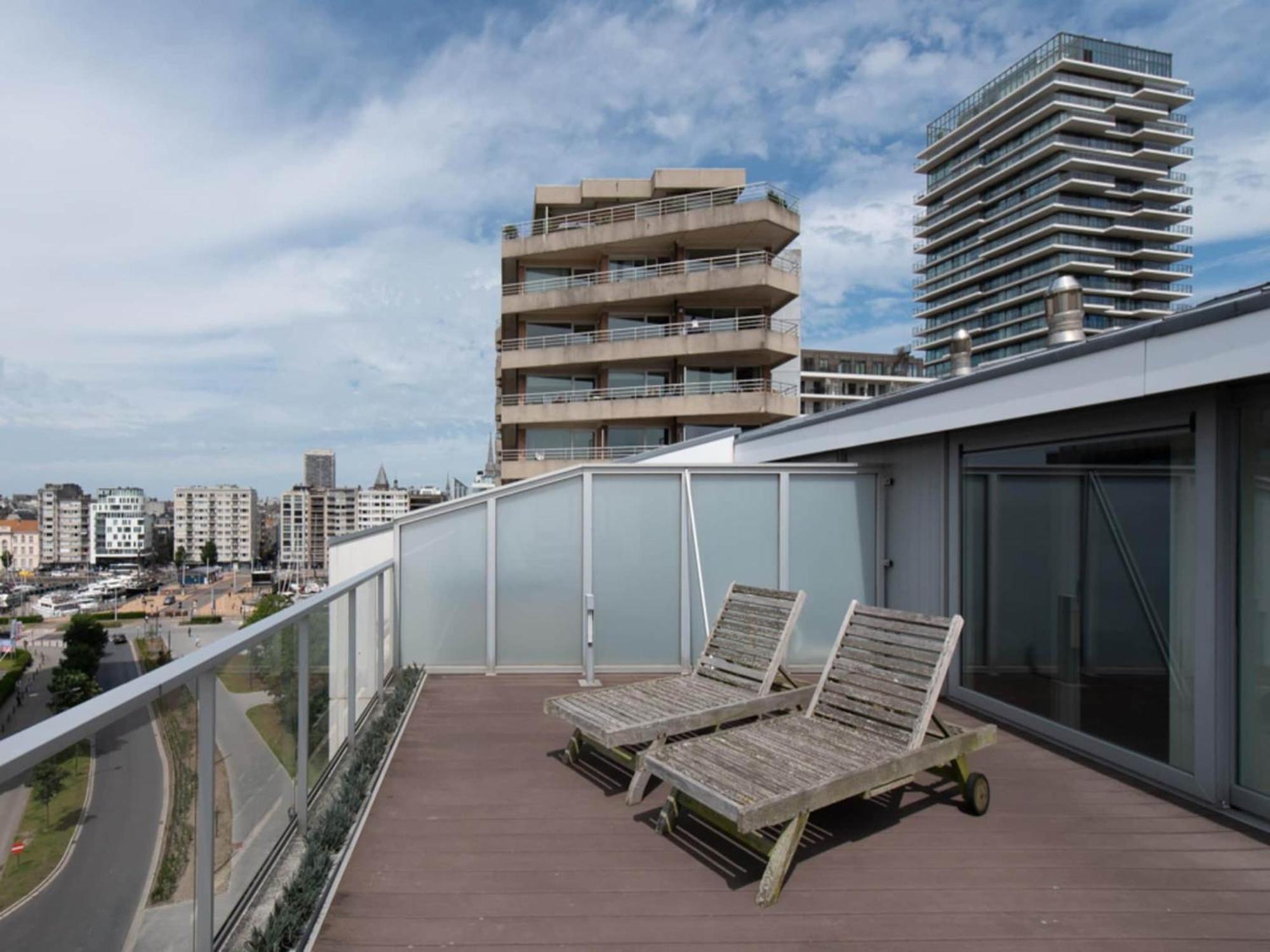 Centrally Located With Spacious Terrace Appartement Oostende