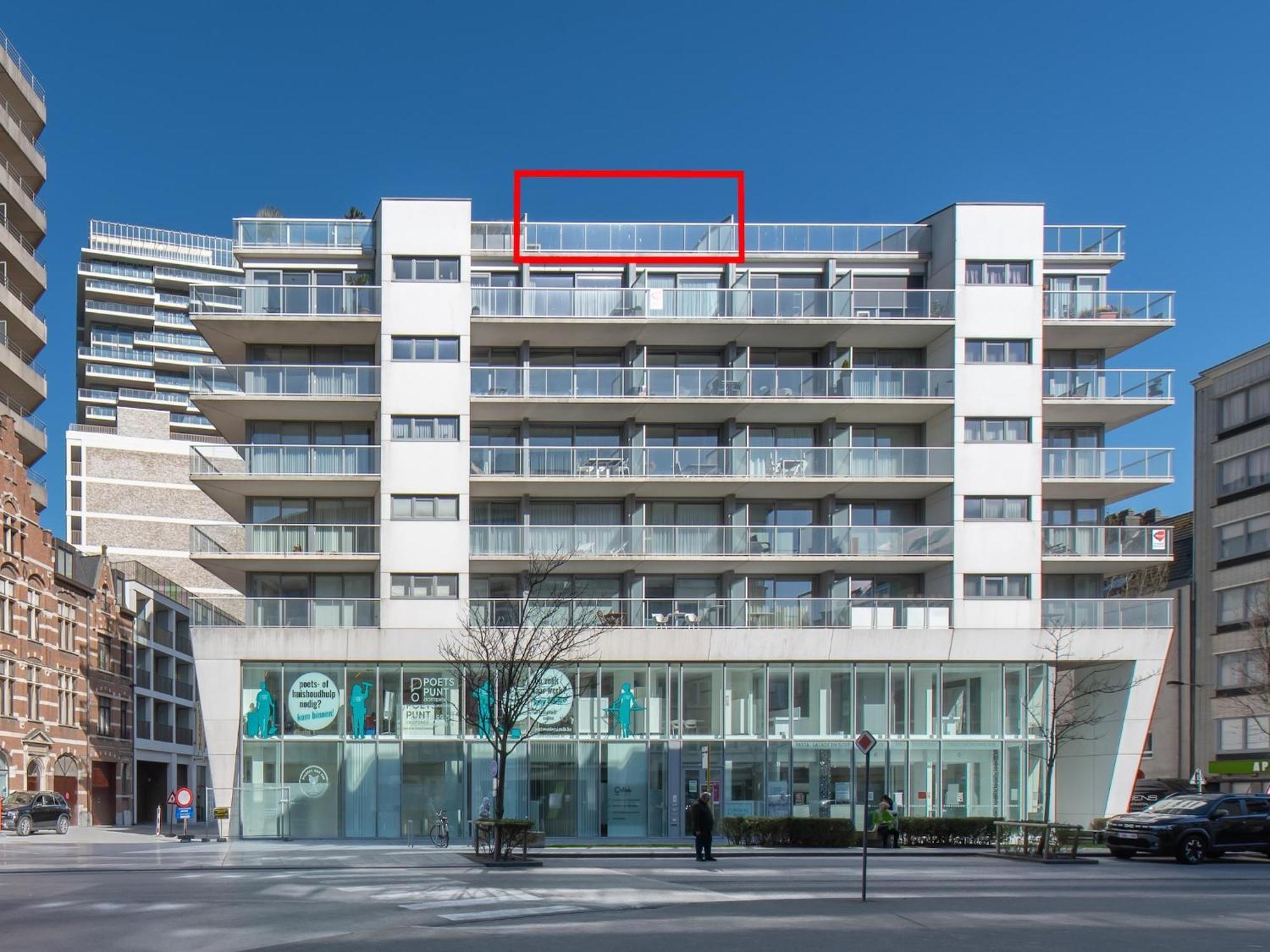 Apartment Centrally Located With Spacious Terrace *