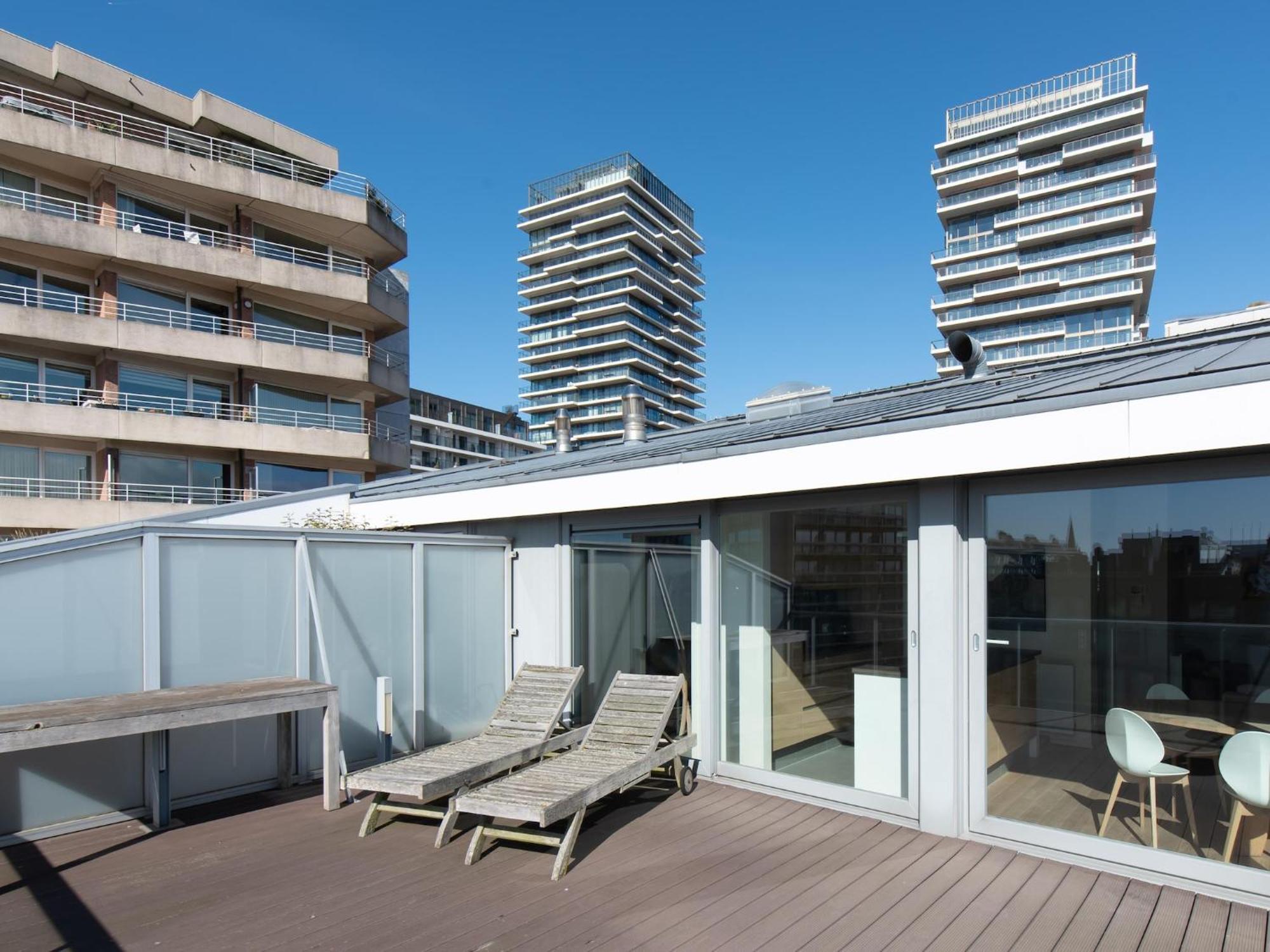 Centrally Located With Spacious Terrace Apartment Ostend